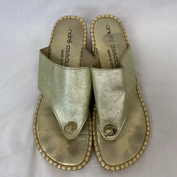 Andre Assous Sandals 40 / 9.5 Womens Gold Leather Thong Espadrille Wedge Spain - Picture 4 of 12